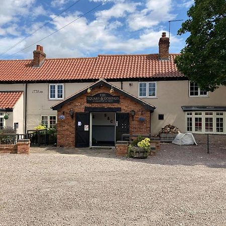 The Fountain At Tuxford & The Square And Compass Normanton On Trent Hotel Екстериор снимка